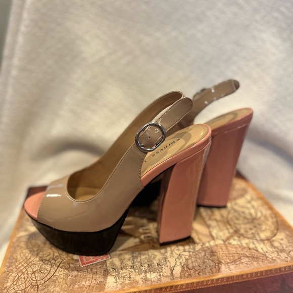 Chinese Laundry Nude and Black Platform Slingbacks - Picture 5 of 5